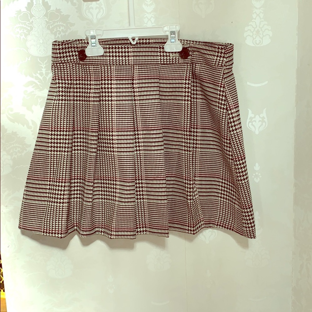 Skirt black and white